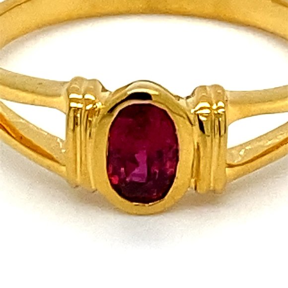 Mozambique Ruby .40ct Solid 18K Yellow Gold Ring - Picture 6 of 6